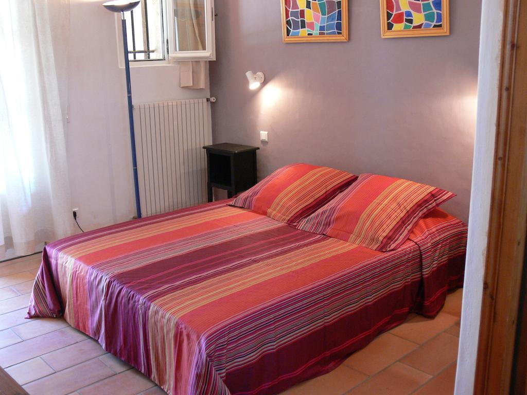 La Coudouliere Hotel Saint-Rémy-de-Provence Стая снимка